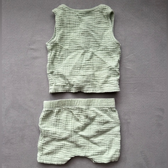 Modern Moments by Gerber - Unisex - Top and Short Outfit Set, 2 Piece - Picture 2 of 3